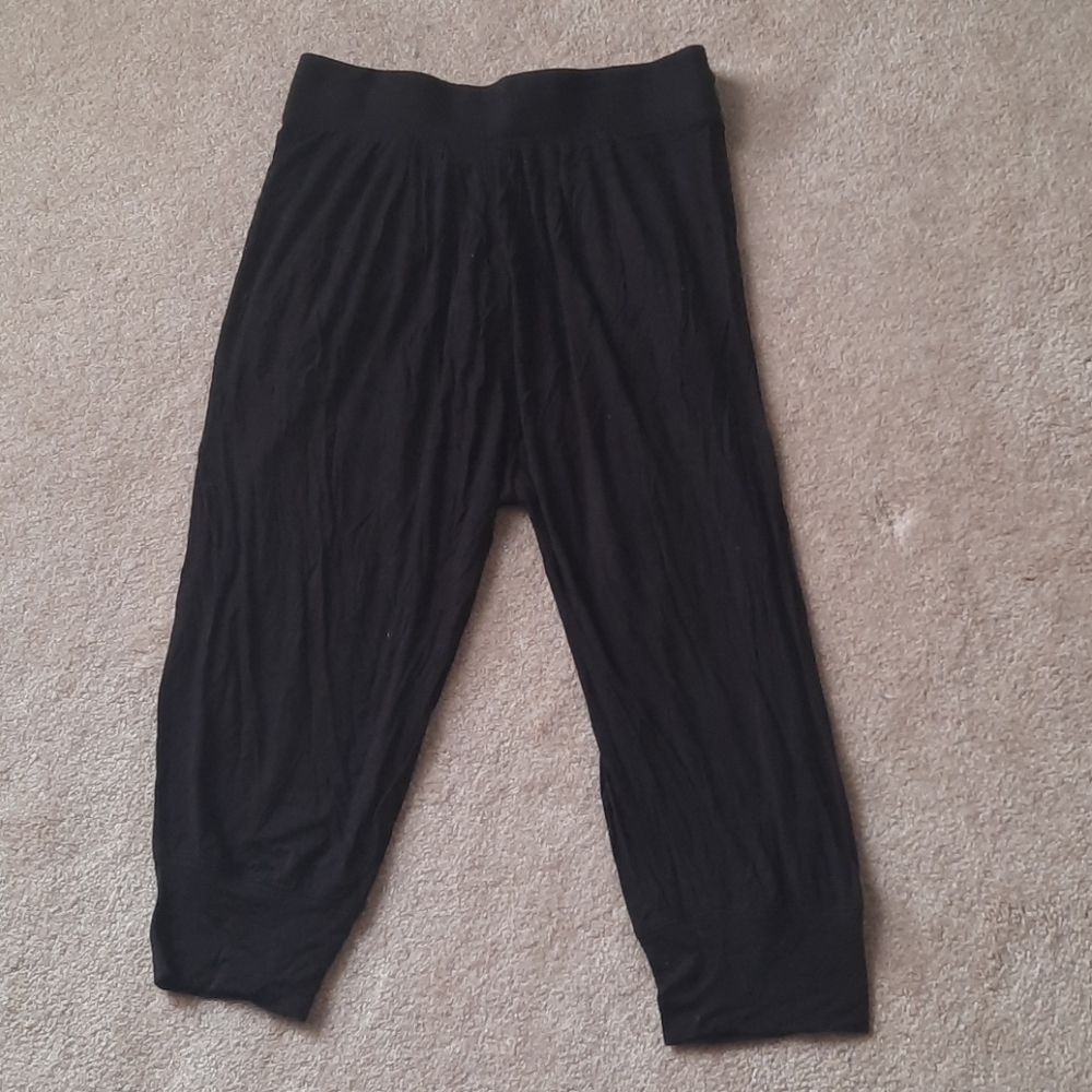 Capris - Picture 6 of 6